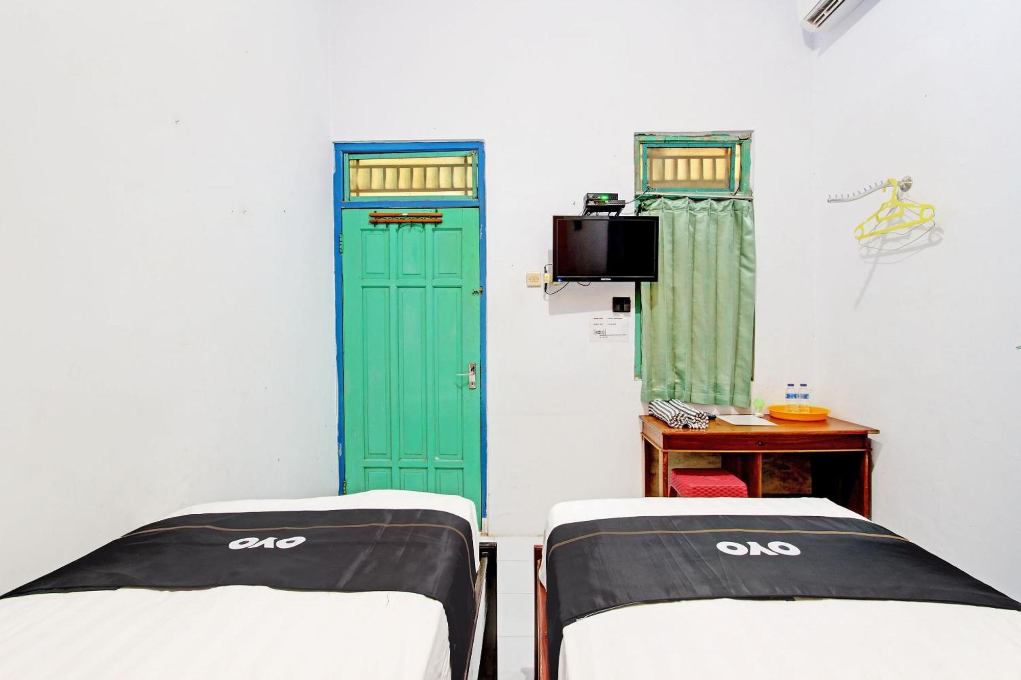 Capital O 92929 Hotel New Tirta Kencana Syariah Tegal  Esterno foto