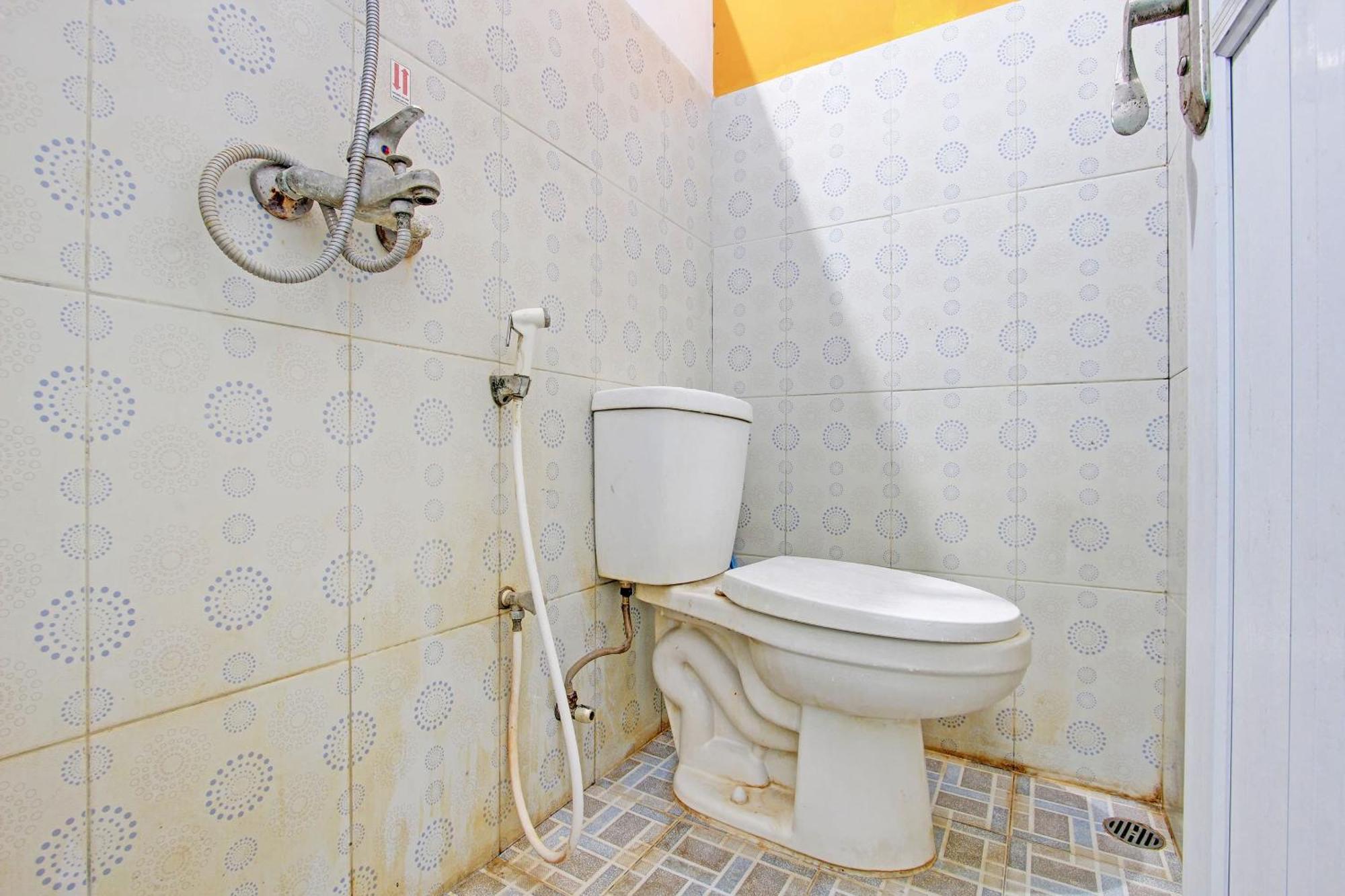 Capital O 92929 Hotel New Tirta Kencana Syariah Tegal  Esterno foto