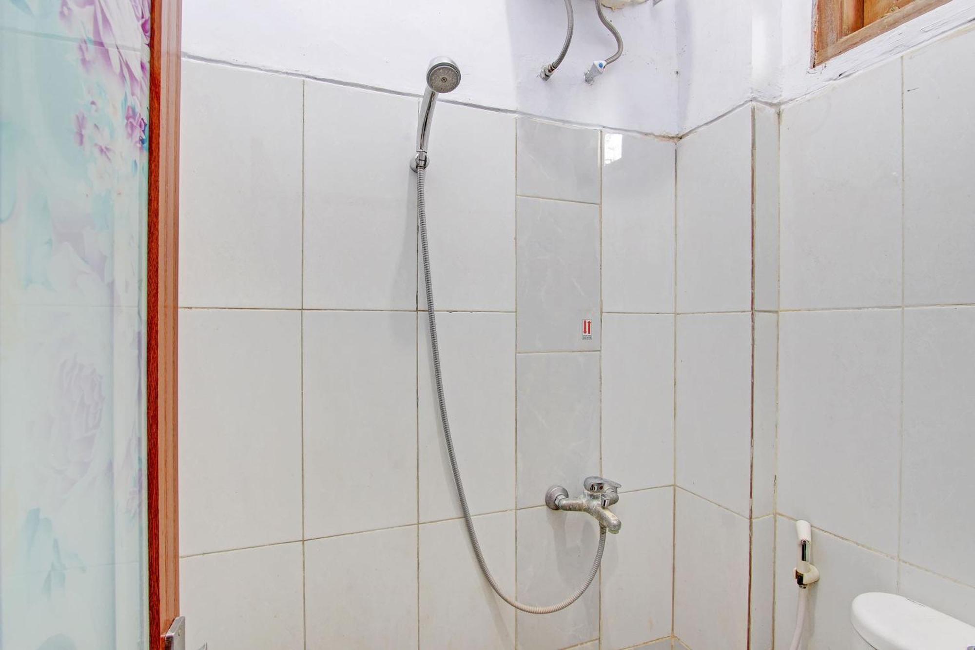 Capital O 92929 Hotel New Tirta Kencana Syariah Tegal  Esterno foto