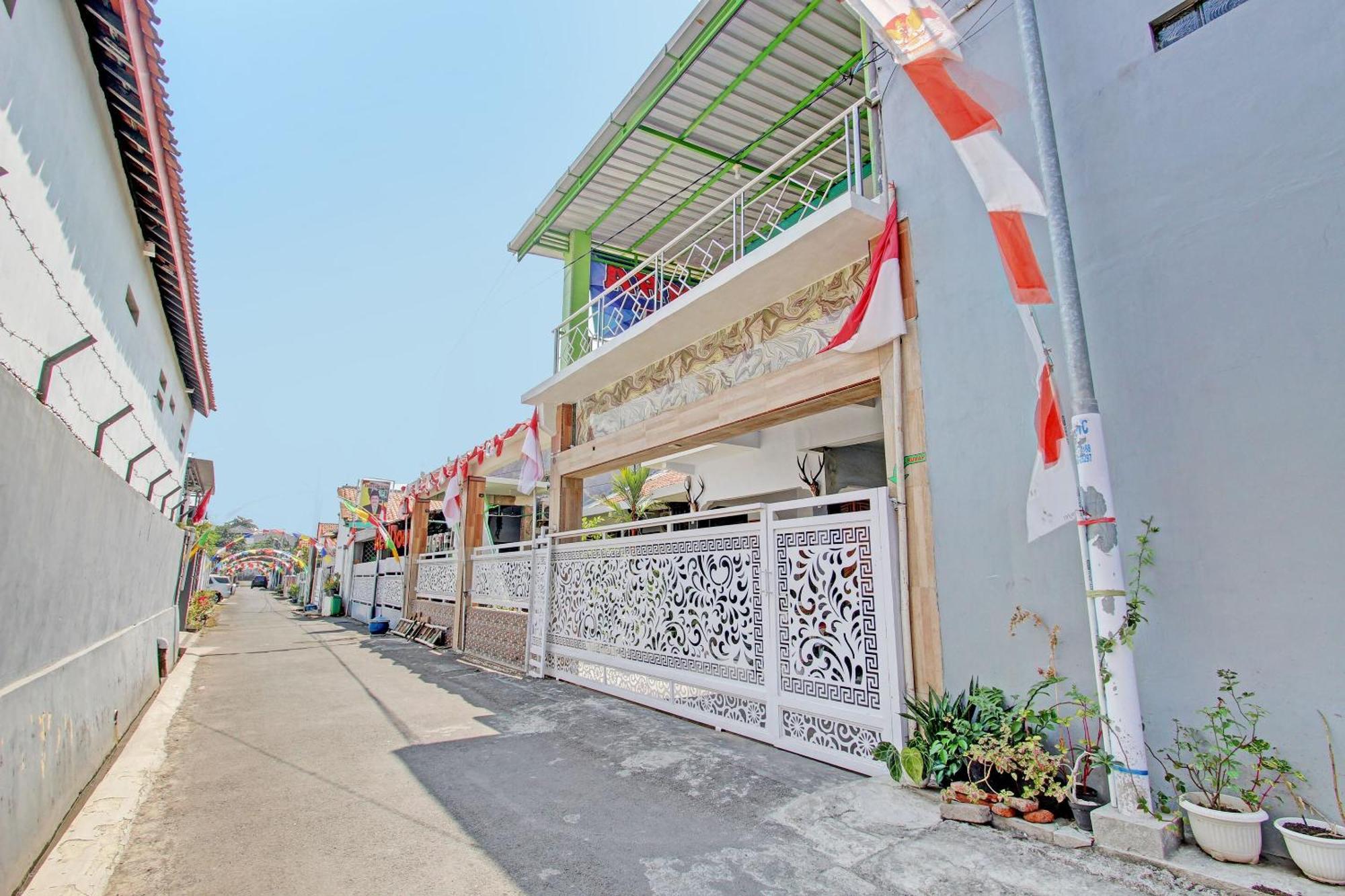 Capital O 92929 Hotel New Tirta Kencana Syariah Tegal  Esterno foto